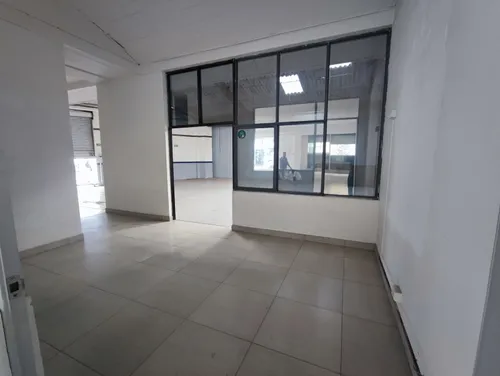 Bodega En Arriendo 1.300m2 Poblado