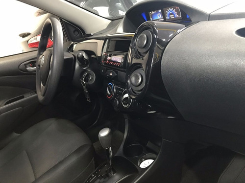 Imagem 13 de 15 de Toyota Etios 1.5 X Sedan 16v
