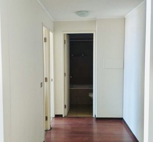 Departamento En Arriendo De 2 Dorm. En San Miguel