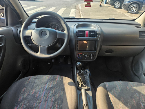 Chevrolet Corsa Sedan 1.8 Flex Power 4p