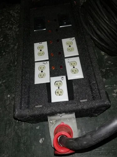 Acometida 220 Y 110 Voltios (Usado)