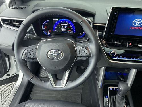 Imagen 21 de 25 de Toyota Corolla Cross Hybrid 1.8