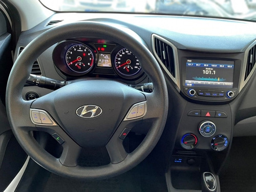 Imagem 4 de 15 de Hyundai Hb20s 1.6 Comfort Plus 16v Flex 4p Automático