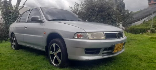 Mitsubishi Lancer 1.3 Gl 5 p