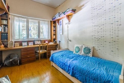 Casa En Venta 4 Amb Cochera Y Jardin Haedo Sur