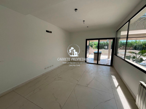 Venta Casa 4 Ambientes Con Pileta. Lista Para Mudarte! Santa Elena