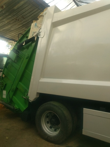 Imagem 4 de 10 de Ford Cargo Cargo 1722