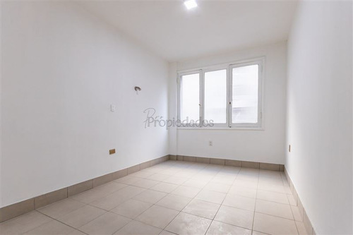 Imagen 12 de 19 de Oficina En Venta En Santiago De 4 Espacios Amplios
