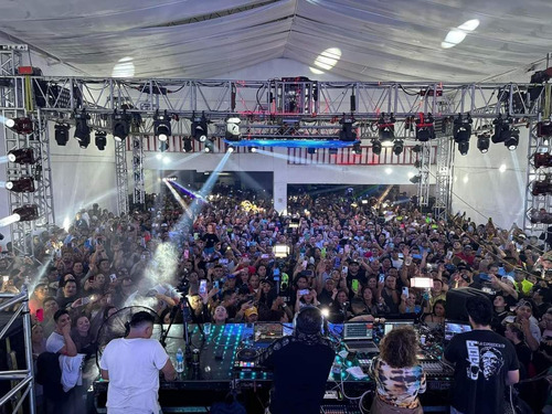 Venta Salón De Eventos Como Bodega O Plaza, Colonia Romero Rubio Cc