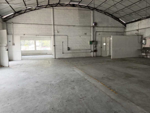 Rento Bodega Comercial En Atizapan Centro En Avenida Adolfo Lopez Mateos Rhb46