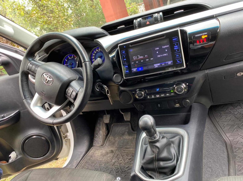 Toyota Hilux 2.8 Cd Srv 177cv 4x2 2016