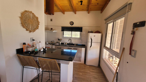 En Venta, Casa De Categoria Amoblada A 500m Del Lago