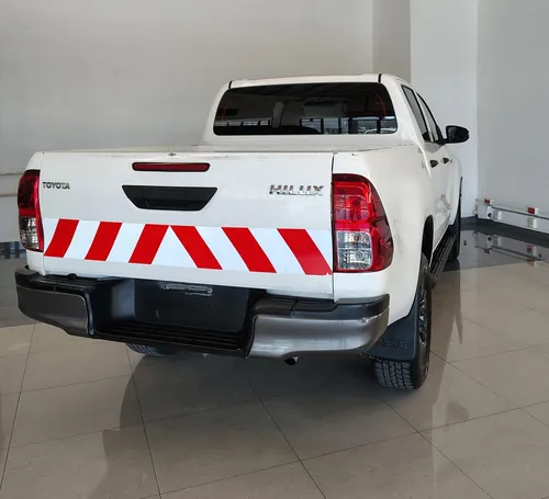 Toyota Hilux 2.7 SR Doble Cabina Mt