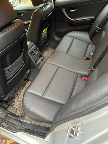 Automovil Sedán De 4 Puertas.
