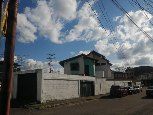 Imagen 2 de 13 de As En Alquiler Casa Doble Propósito En Av. Ferrero Tamayo As