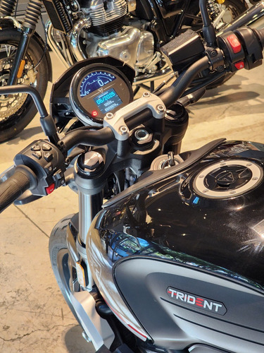 Triumph Trident 660