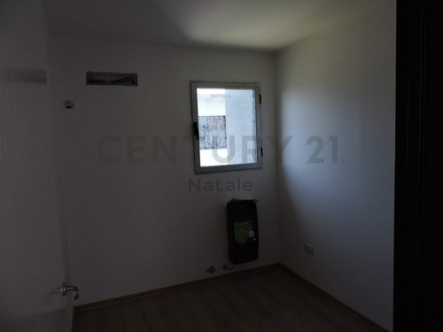 Imagen 5 de 10 de Duplex A Estrenar 2 Dormi, Cochera Y Patio En Av Montevideo Y Av 66, Berisso