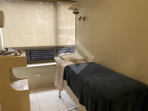Imagen 9 de 12 de Oficina En Venta En Providencia, Estética, Dental, Oftalmólo
