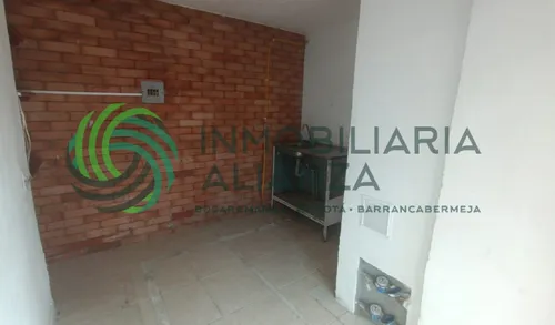 Local En Arriendo En Alfonso Lopez. Cod A16261