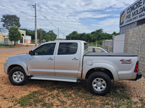 Toyota Hilux 2.5 CAB. DUPLA 4X4 4P DIESEL MANUAL