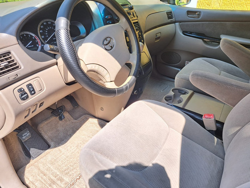 Toyota Sienna Le Aa Ee At