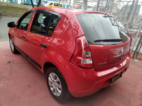 Renault - Sandero 1.0 Expression - 2012 - Troco - Financio