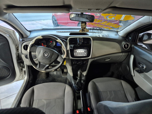 Renault Logan Logan Expression 1.0 16V (flex)