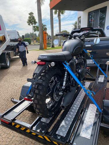 Triunph Bonneville T120 Ace 2020