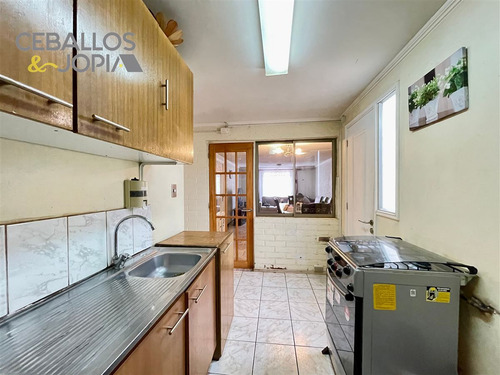 Casa En Venta De 2 Dorm. En Villa Alemana