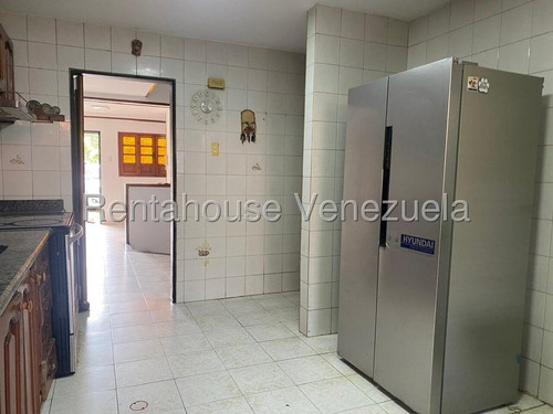 Townhouse En Alquiler En La Granja Naguanagua Valgo Comodo Amplio Cocina Moderna