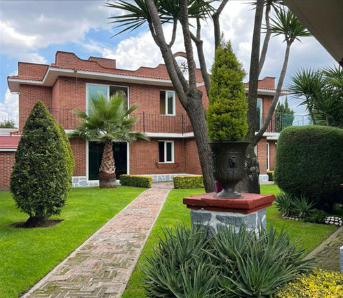 Venta De Casa En Fraccionamiento San Carlos En Metepec