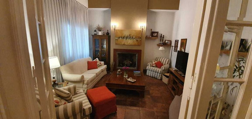 Imagen 4 de 14 de Excelente Casa 5 Amb Reciclada , A Mts De La Plaza De Devoto