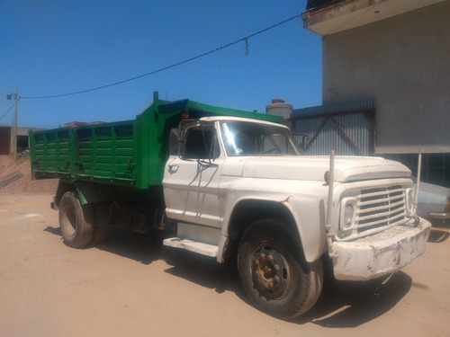Ford 700