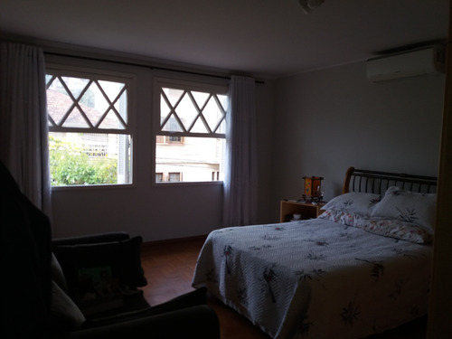 Casa Em Rio Branco Com 4 Dormitórios - Pj3032