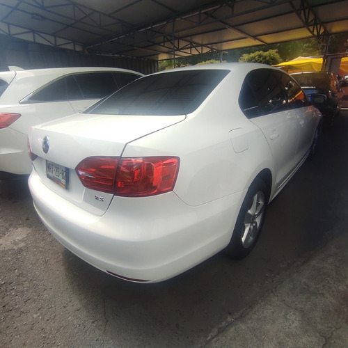Imagen 6 de 14 de Volkswagen Jetta Mkvi Style Active 2013