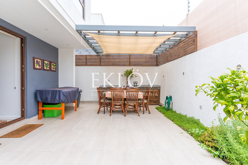 Casa Mediterránea En Lomas De Montemar, Moderna Y Con Vista