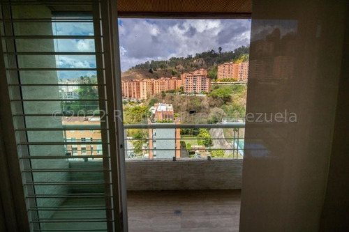 Imagen 15 de 28 de Mls #22-23505 Acogedor Apartamento Actualizado, En Una De Las Mejores Urbanizaciones De Caracas Que Dispone De 2 Pozos Profundos, Por Lo Que Nunca Falta El Agua. Afm.