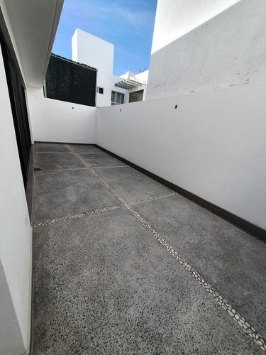 Residencia En Portanova, De Autor, Jardín, Sala Tv, 3 Recamaras, De Lujo