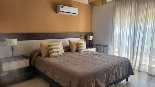Casa 4 Dormitorios, Pileta , Jardin , Cerca Del Centro