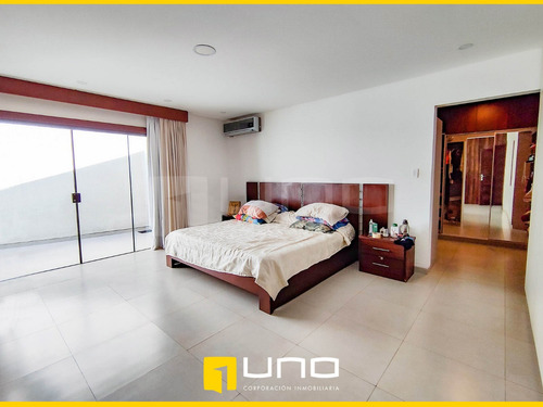 Imagen 2 de 11 de Bonita Casa Con Gran Terreno En Venta, Cerca A Equipetrol