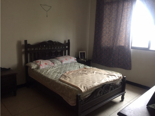 Se Vende Edificio 776m2 El Marqués 9386