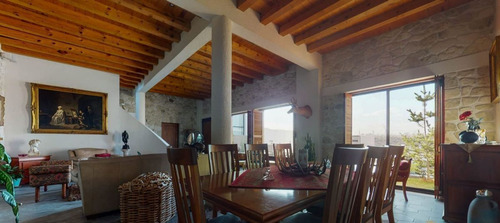 Preciosa Residencia En Misión San Jerónimo, Doble Altura, Jardín, 300 M2