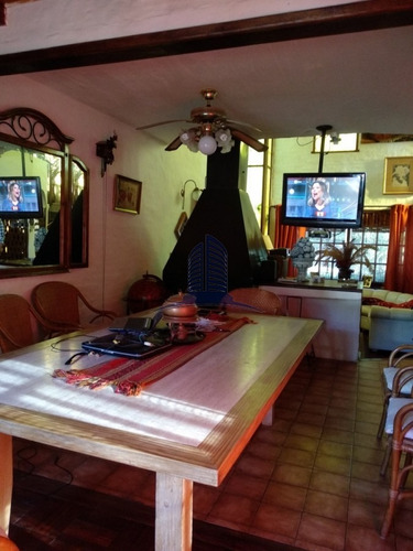Casa En Venta En Pinares!!- Ref: 1360