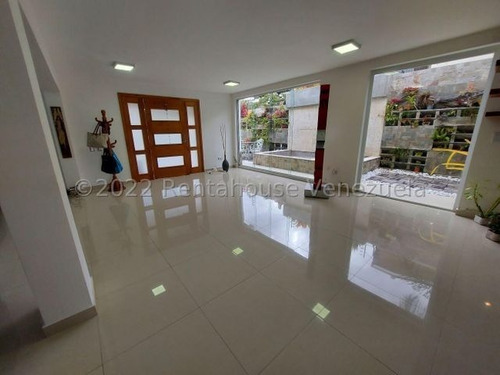 Imagen 3 de 14 de En Venta Hermosa Quinta En Santa Paula - Mls #22-17941 - Karina Sanchez 04143355086