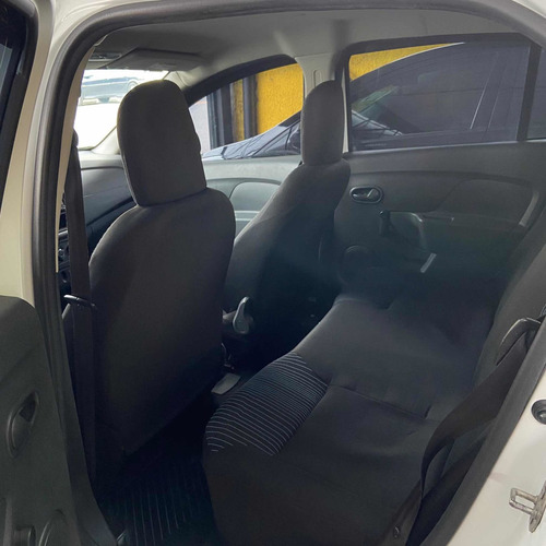 Imagem 9 de 9 de Renault Logan 2018 1.0 12v Authentique Sce 4p