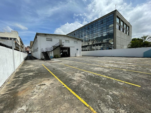 Imagen 3 de 11 de Se Vende Galpón. 5671m2. Los Ruices.