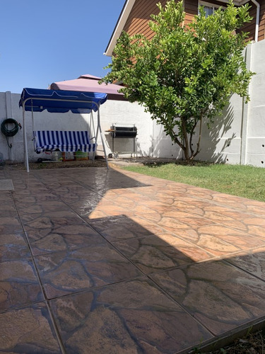 Casa Aislada En Condominio 4 Dormitorios, 3 Baños