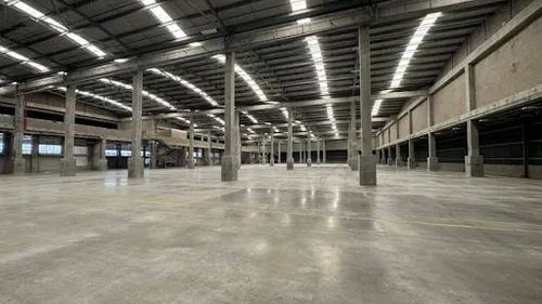 Bodegas En Arriendo Sierra Morena 643-8292243