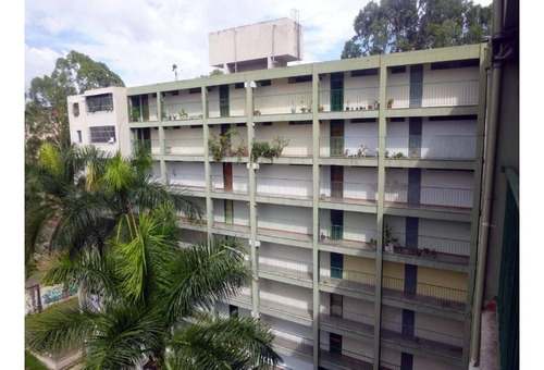 Imagen 1 de 11 de Venta De Apartamento - Urb. Simón Bolívar - Los Teques