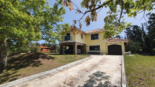 Imagen 1 de 30 de Venta Excelente Casa En Cumbres De Carrasco